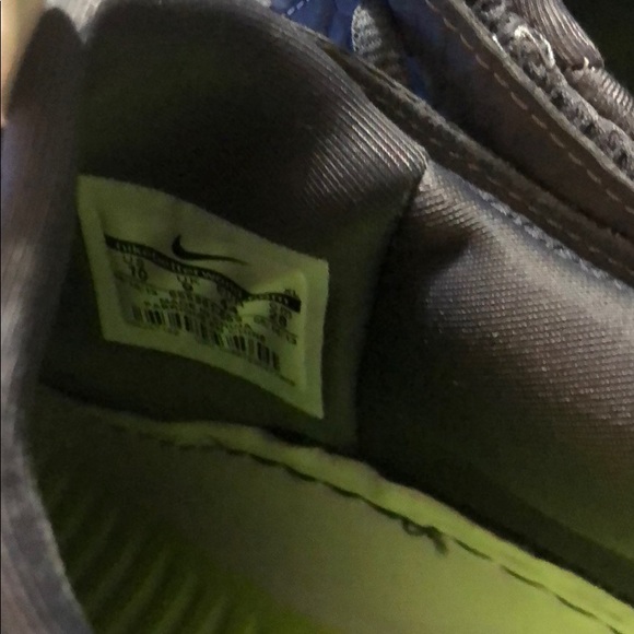 Nikes - Picture 5 of 5